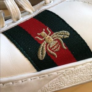 Women's Ace inspired sneaker with bee